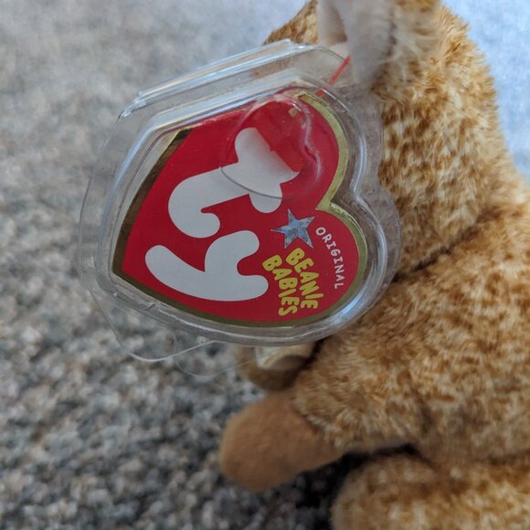 TY Beanie Babies Willoughby the Kangaroo - Picture 2 of 4